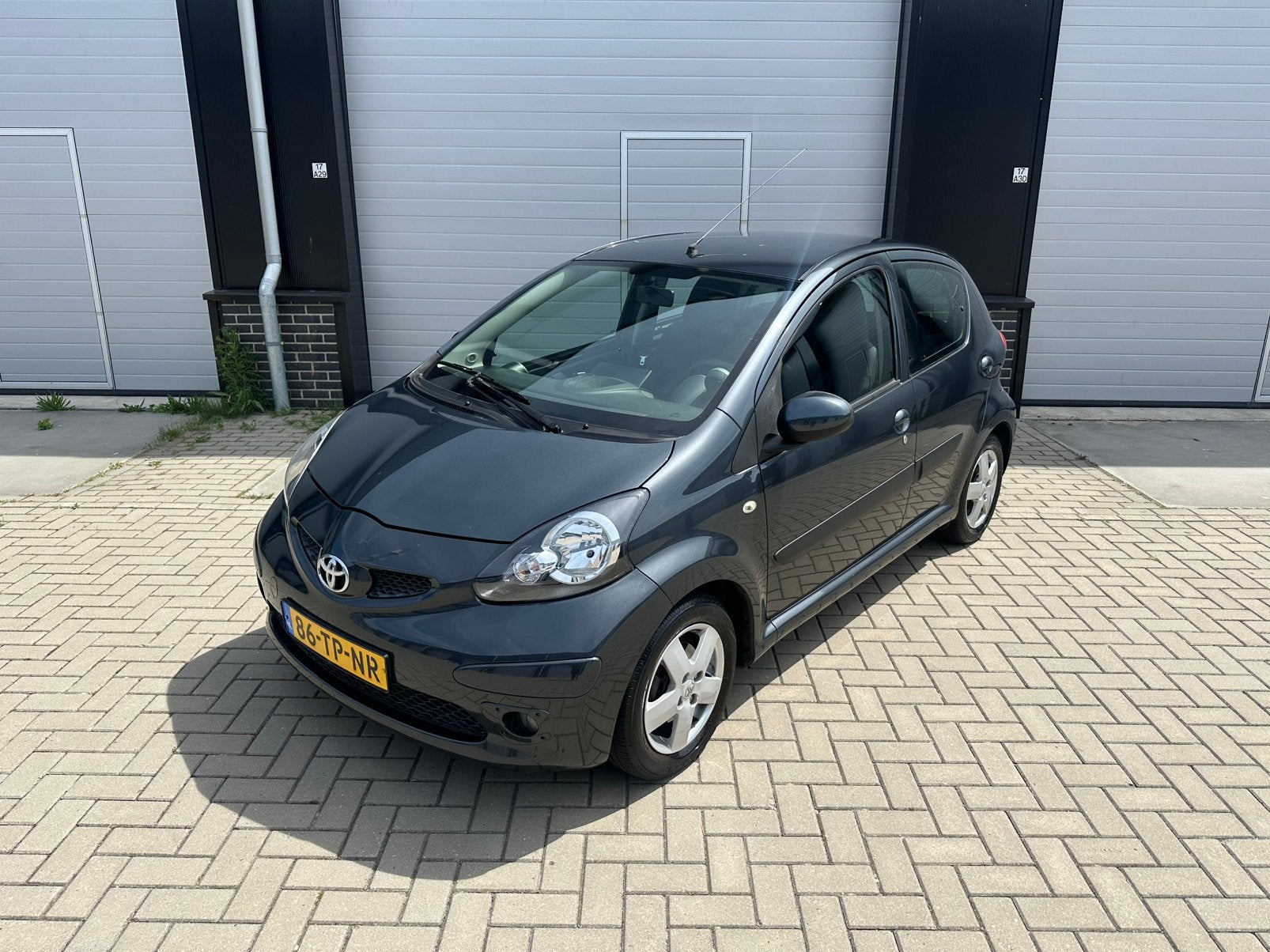 Toyota Aygo | 5DRS | Airco | Carplay | NAP | Garantie, Voorwielaandrijving, 4 stoelen, 68 pk, Origineel Nederlands