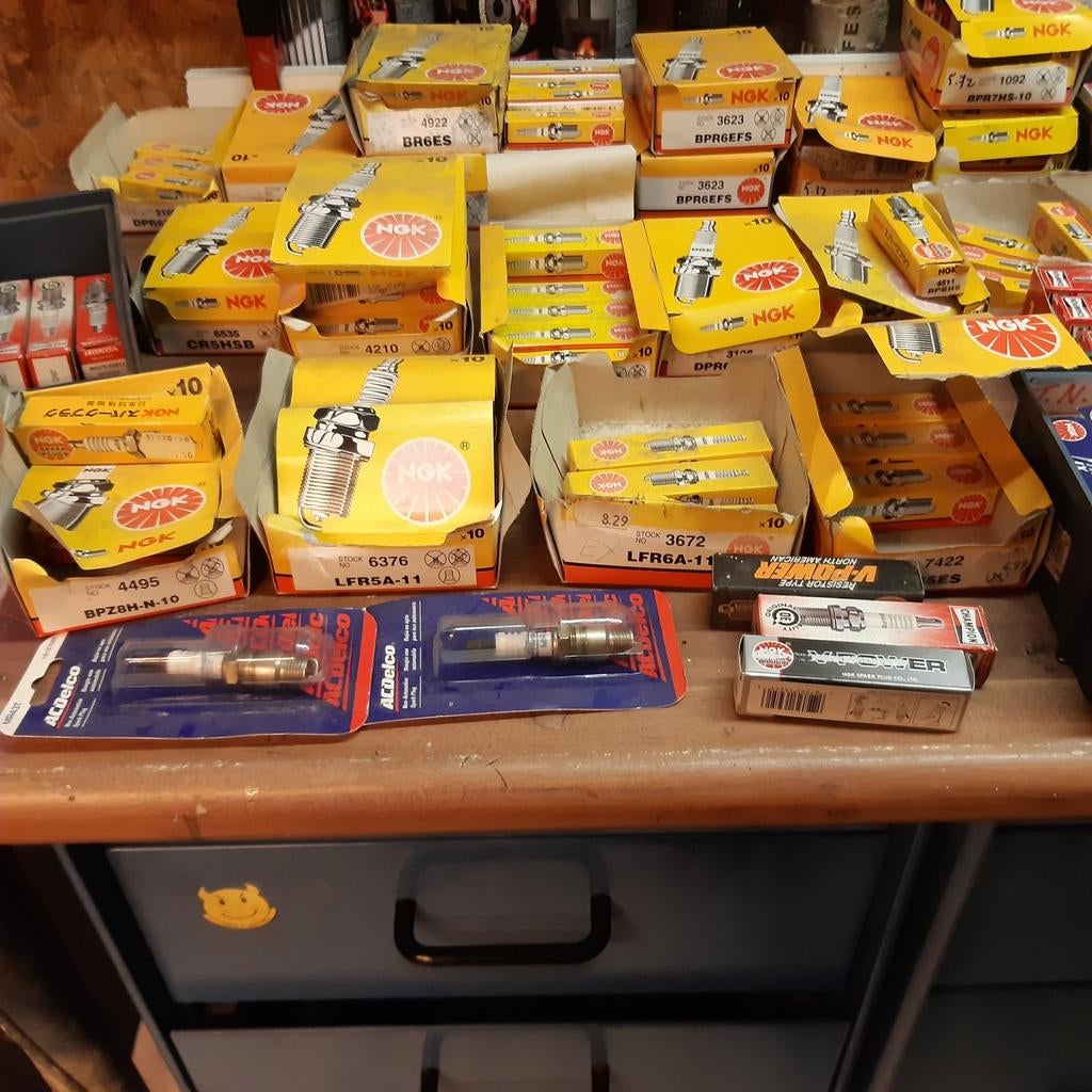 230 nieuwe NGK bougies 250 euro, Ophalen of Verzenden, Nieuw, Motor en Techniek