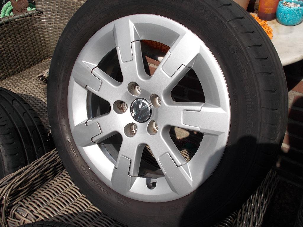 VW POLO VELGEN MET ZOMERBANDEN, Ophalen, 15 inch, Banden en Velgen, 195 mm