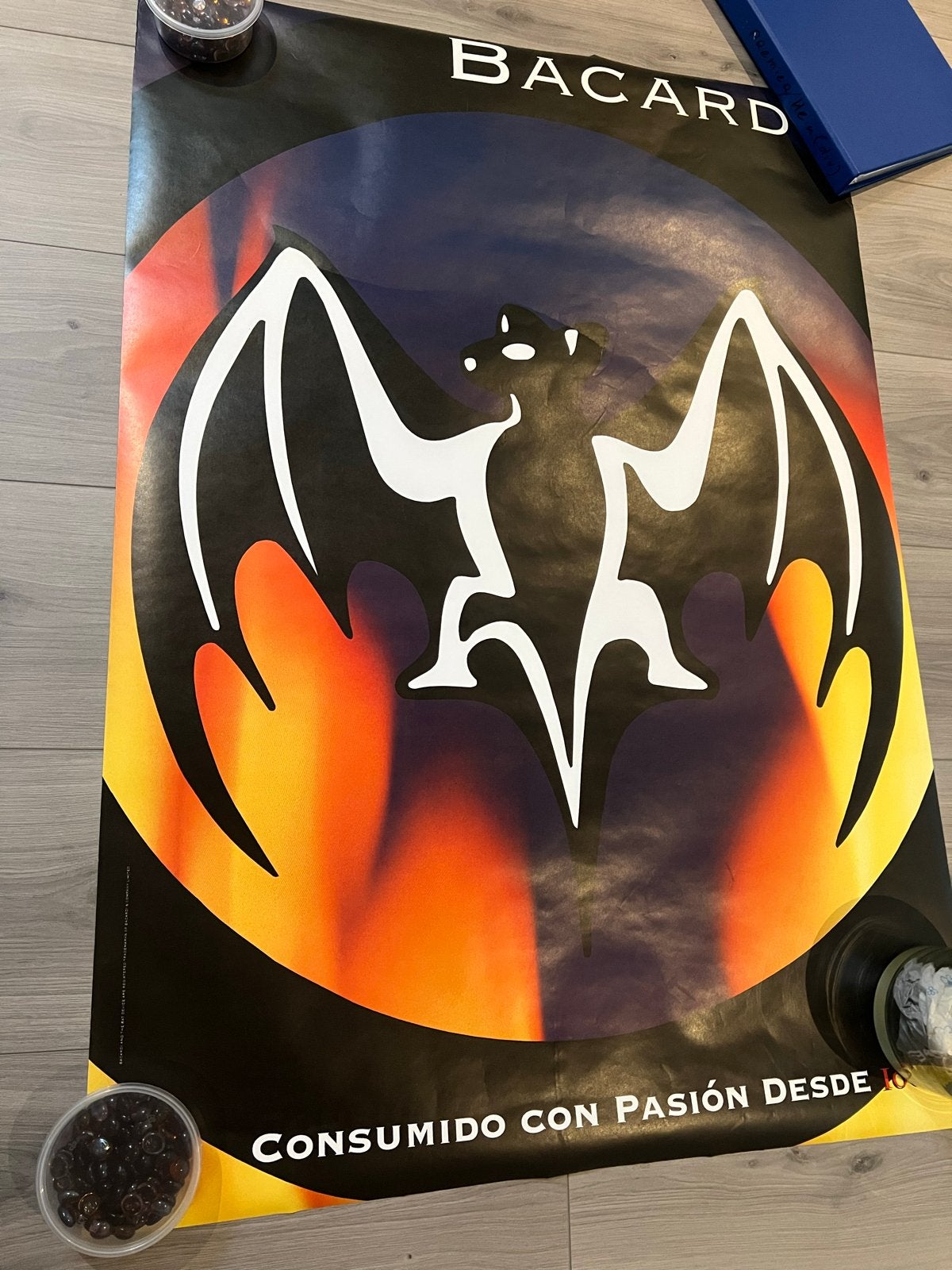 Bacardi Vleermuis Logo Poster - Consumido Con Pasión, Verzamelen, Ophalen, Deurposter of groter, Overige onderwerpen, Rechthoekig Staand