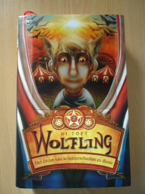 Wolfling 2, Het circus van schemerduister en illusie. Toft, Ophalen of Verzenden, Zo goed als nieuw