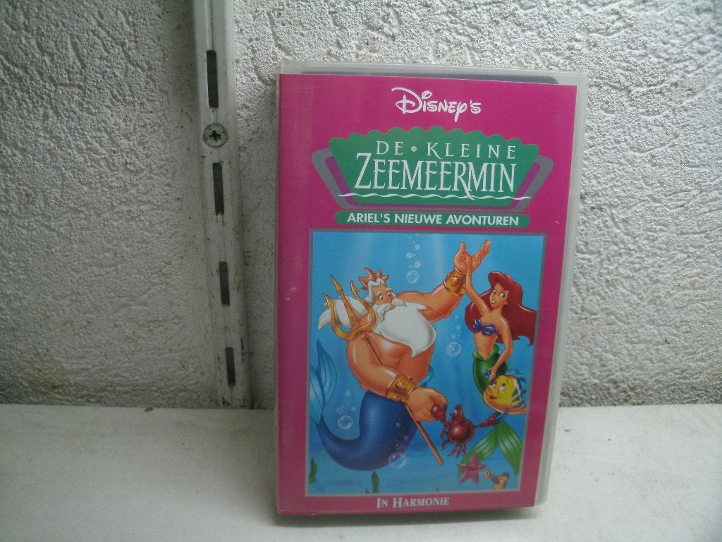 vhs 235a de kleine zeemeermin ariel's nieuwe avonturen, Alle leeftijden, Ophalen of Verzenden, Zo goed als nieuw