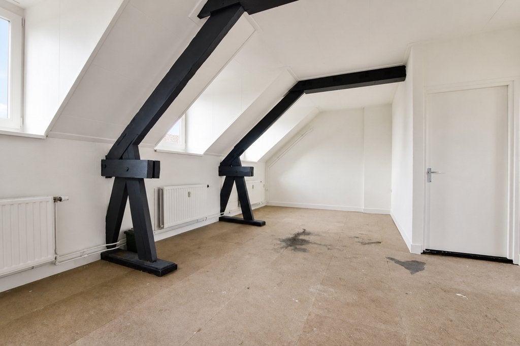 NIEUW! Woonruimte te huur Kerkplein, Geulle