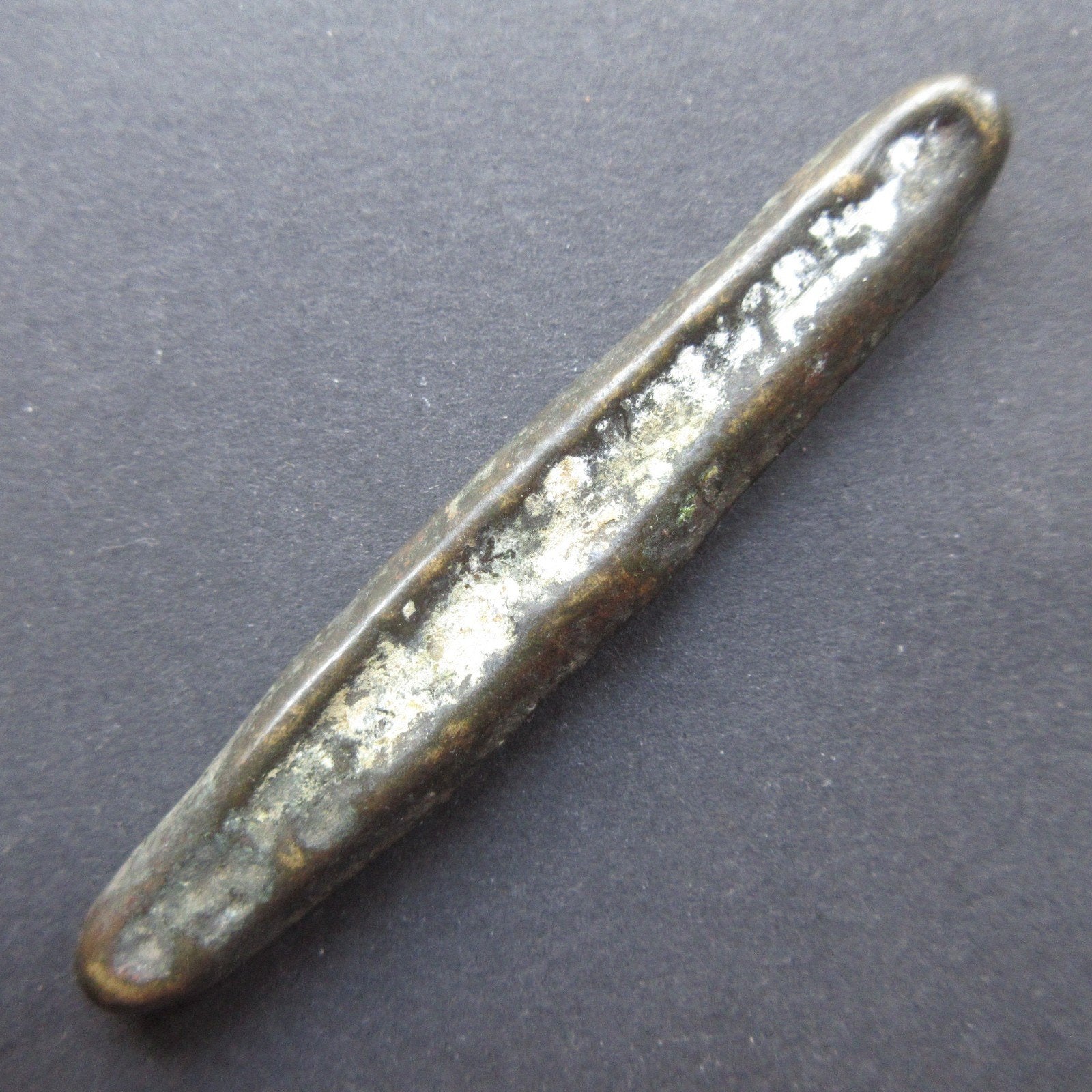 Antieke Lat Munt (Boot Munt) Laos Circa 1707-1889 (02), Ophalen of Verzenden, Zuidoost-Azië, Losse munt