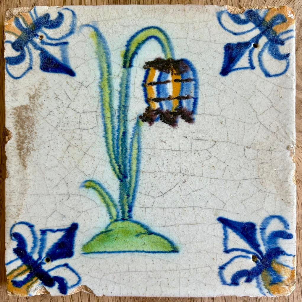 17e eeuwse tegel met Kievitsbloem, Antiek en Kunst, Ophalen of Verzenden