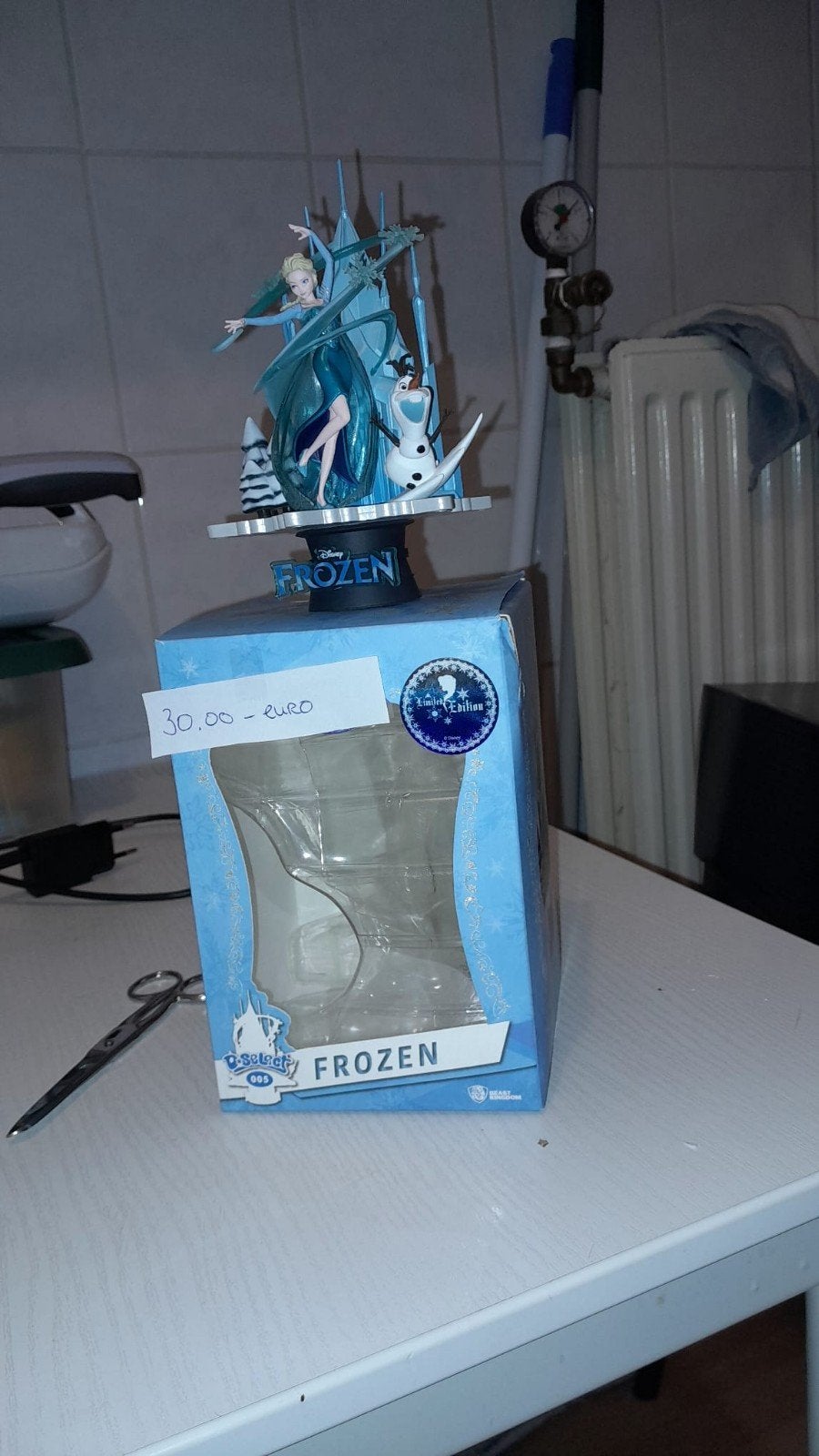 Disney Frozen Elsa en Olaf Limited Edition beeldje, Verzamelen, Disney, Ophalen