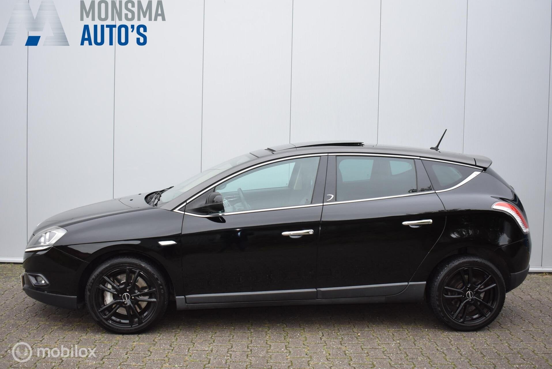 Lancia Delta 1.8-16V AUT. Di Platino Leder/Alcantara Pano LE, Euro 5, 4 cilinders, Zwart, 1405 kg
