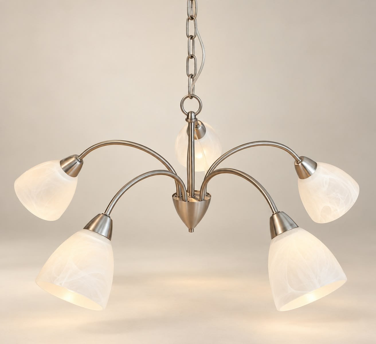 Moderne hanglamp met 5 glazen kappen, Ophalen, E14 (klein), Zo goed als nieuw, Glas