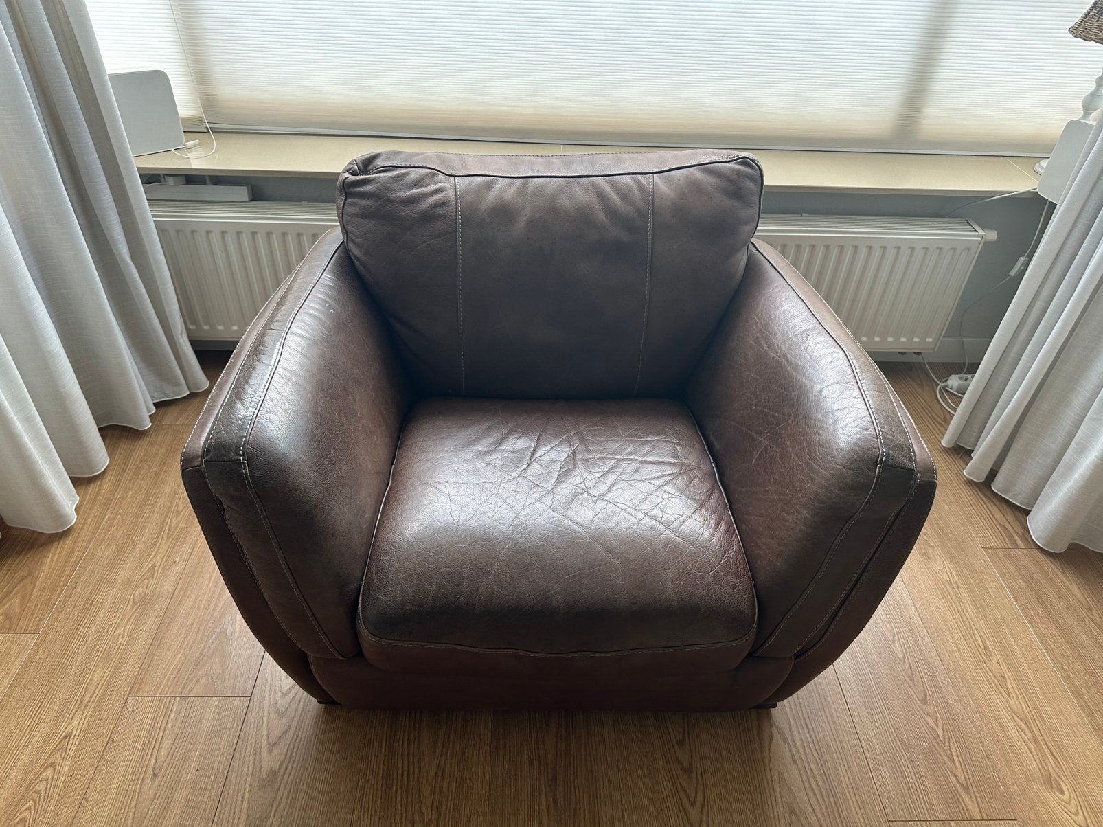 Moet nu weg! Stevige Loveseat van leer., Huis en Inrichting, Fauteuils, Ophalen, Gebruikt, 75 tot 100 cm, Leer