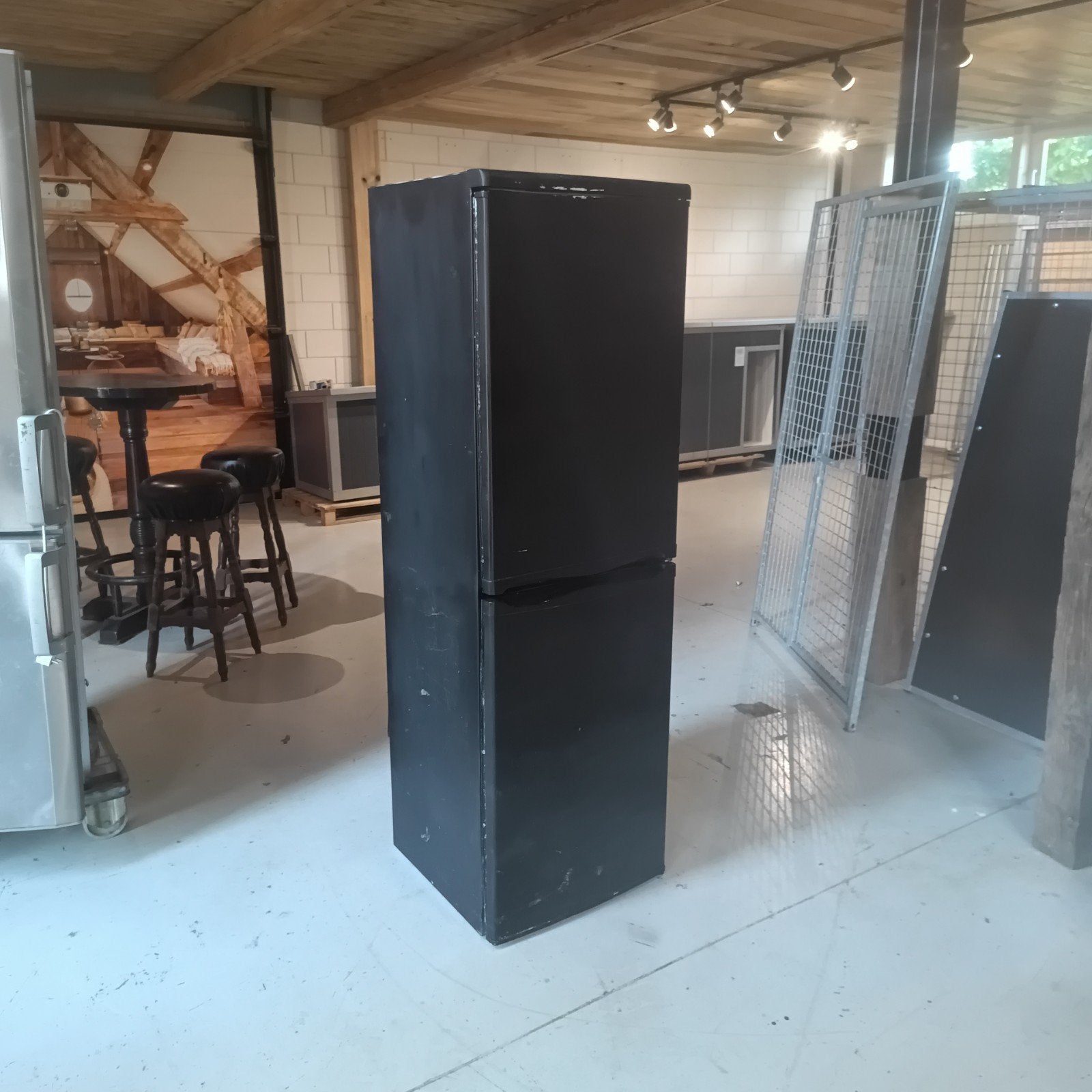 zwarte koel vries combinatie koelkast indesit, 200 liter of meer, Ophalen, Gebruikt, 160 cm of meer