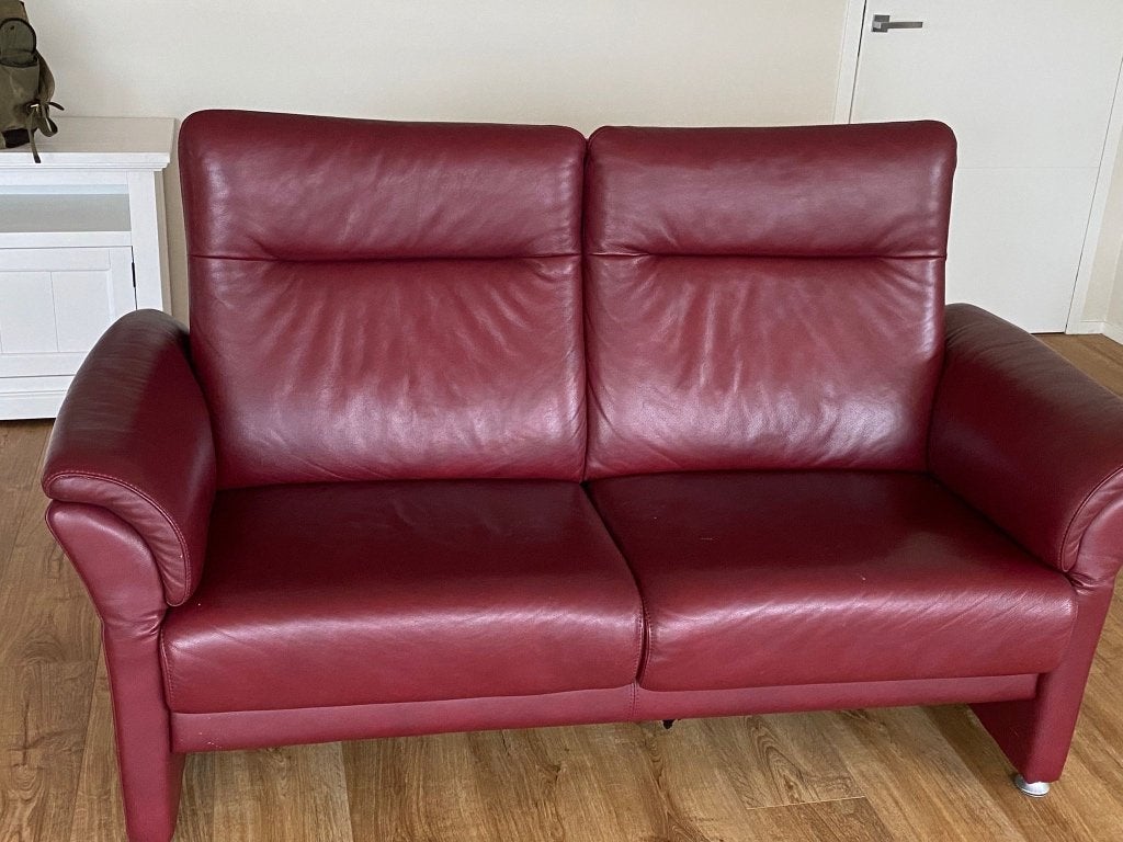 Rode leren tweezitbank, Ophalen, 150 tot 200 cm, Tweepersoons, Rechte bank