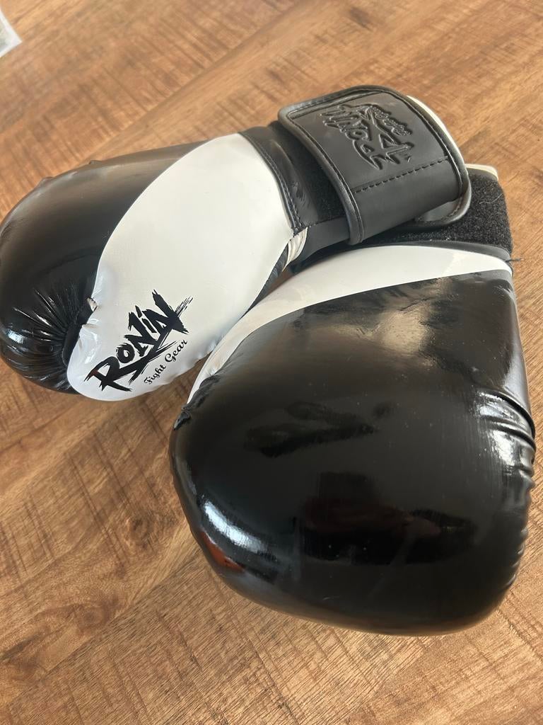 Ronin Kickbokshandschoenen - Zo goed als nieuw, Sport en Fitness, Vechtsporten en Zelfverdediging, Ophalen of Verzenden, Zo goed als nieuw