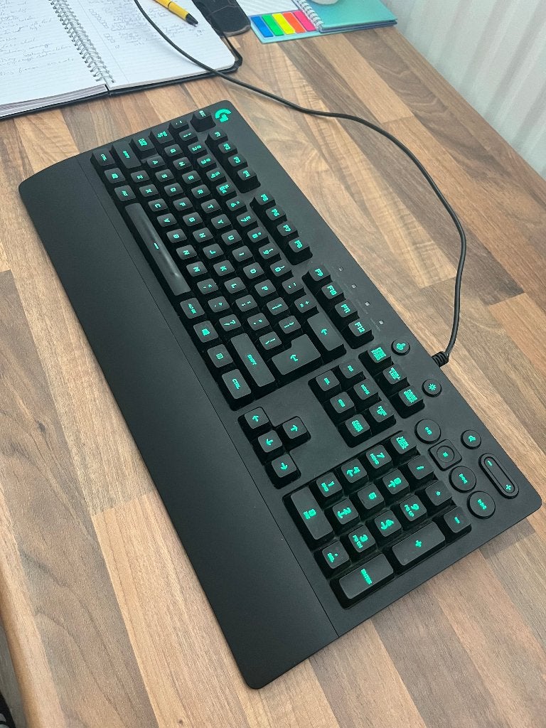 Logitech G213 gaming toetsenbord, Gebruikt, Logitech G, Verlichte toetsen, Ophalen of Verzenden
