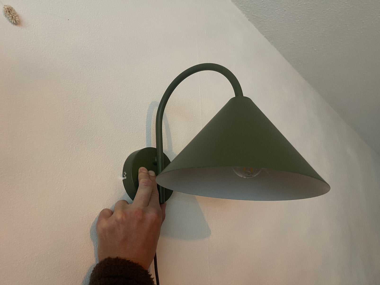 2x MADE .com wandlamp, groen, Ophalen of Verzenden, Zo goed als nieuw