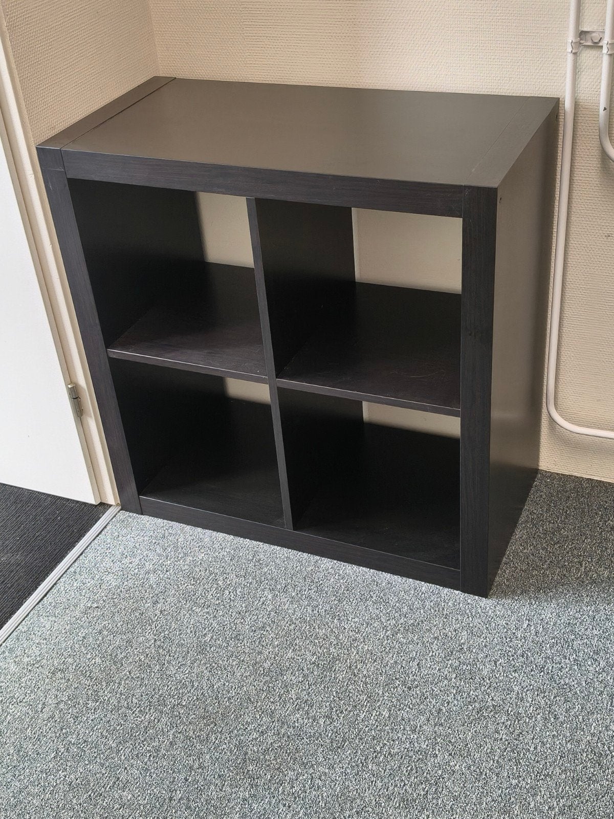 IKEA Kallax Kast 2x2 Vakken Donkerbruin, Ophalen, Met plank(en), Gebruikt, 50 tot 100 cm