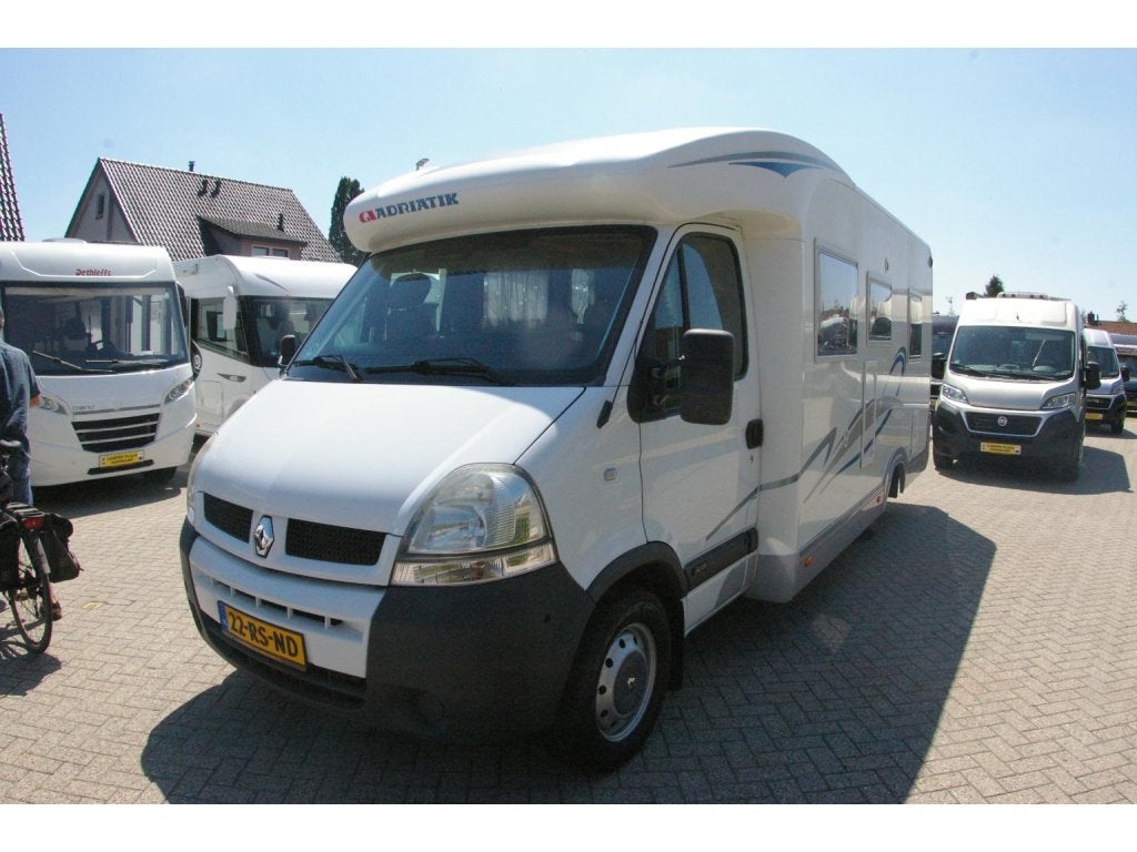 Adria Izola S 687 SP Top indeling, 2x airco., Caravans en Kamperen, Campers, Koelkast, Ringverwarming, Bedrijf, Achteruitrijcamera