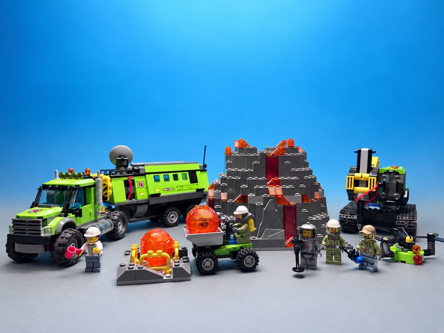 LEGO City 60124 – Vulkaan Onderzoeksbasis, Ophalen of Verzenden, Gebruikt