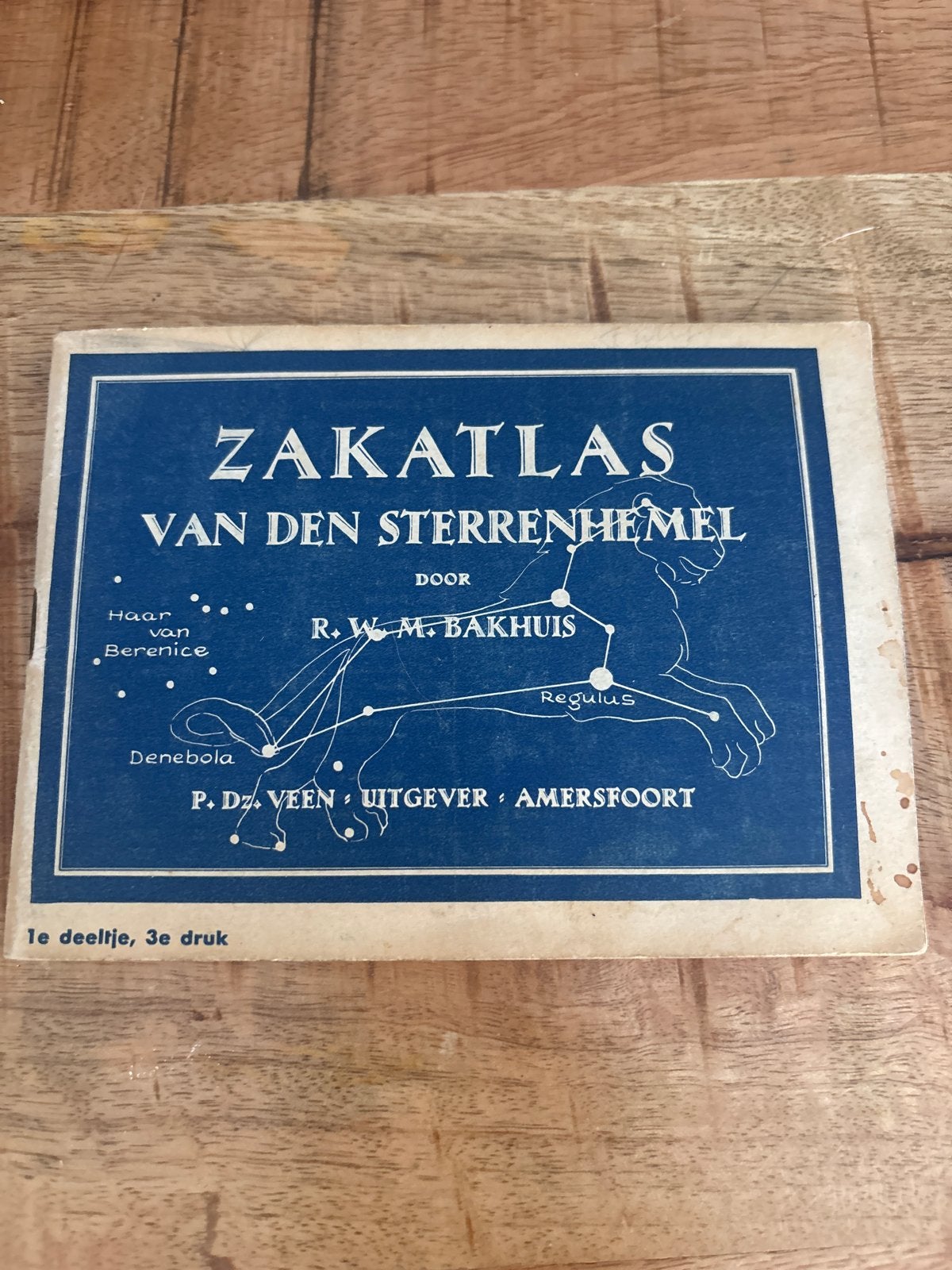 Zakatlas van de Sterrenhemel - R.W.M. Bakhuis, Gelezen, Overige atlassen, Ophalen of Verzenden, 1800 tot 2000