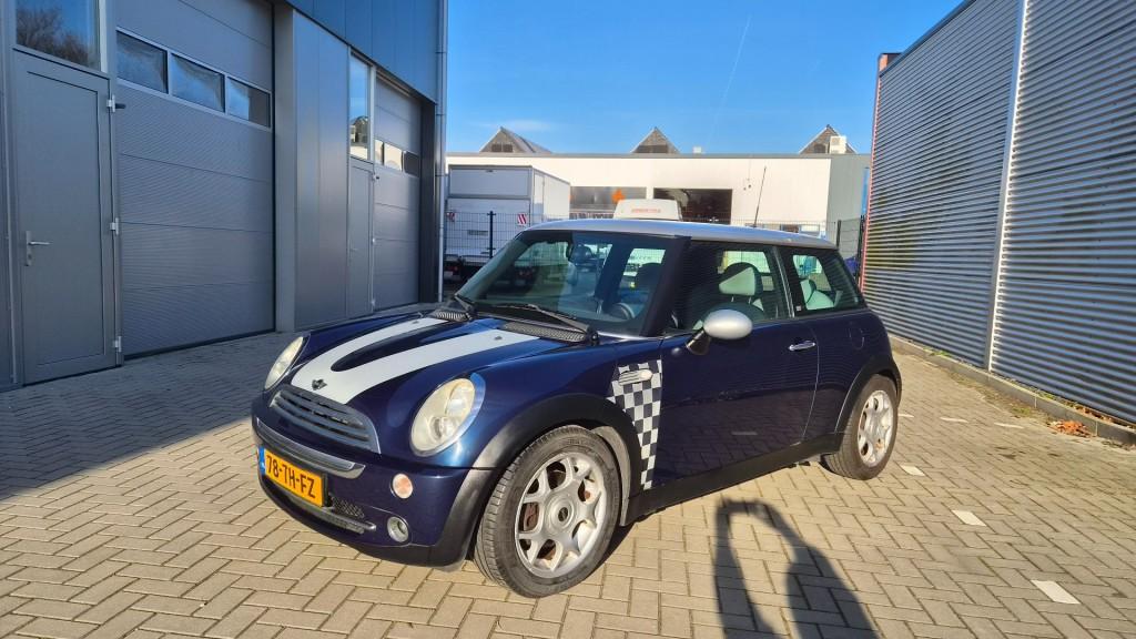 Mini COOPER 1.6 Checkmate (Facelift)  Space Blue  Leder  Cru, Voorwielaandrijving, Gebruikt, 4 cilinders, Bedrijf