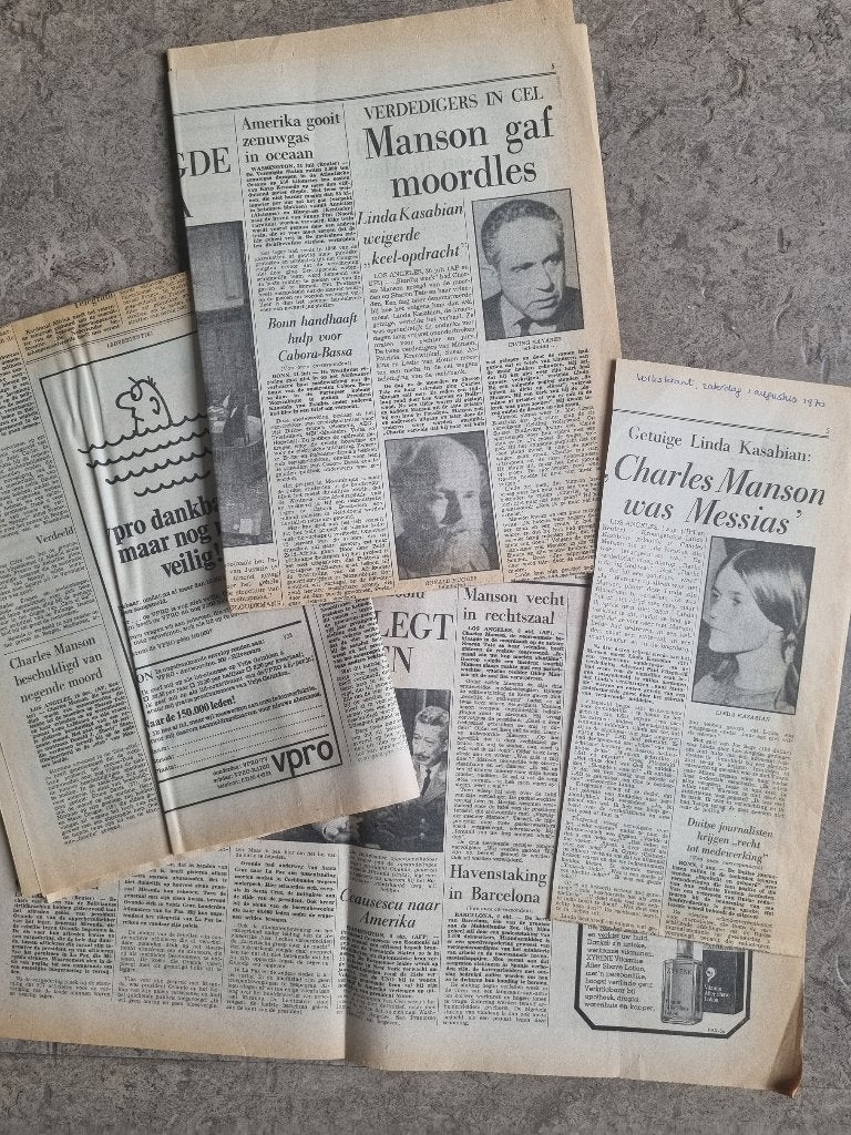 Artikelen proces Charles Manson (1970), Verzamelen, Ophalen of Verzenden, 1960 tot 1980, Knipsel(s)
