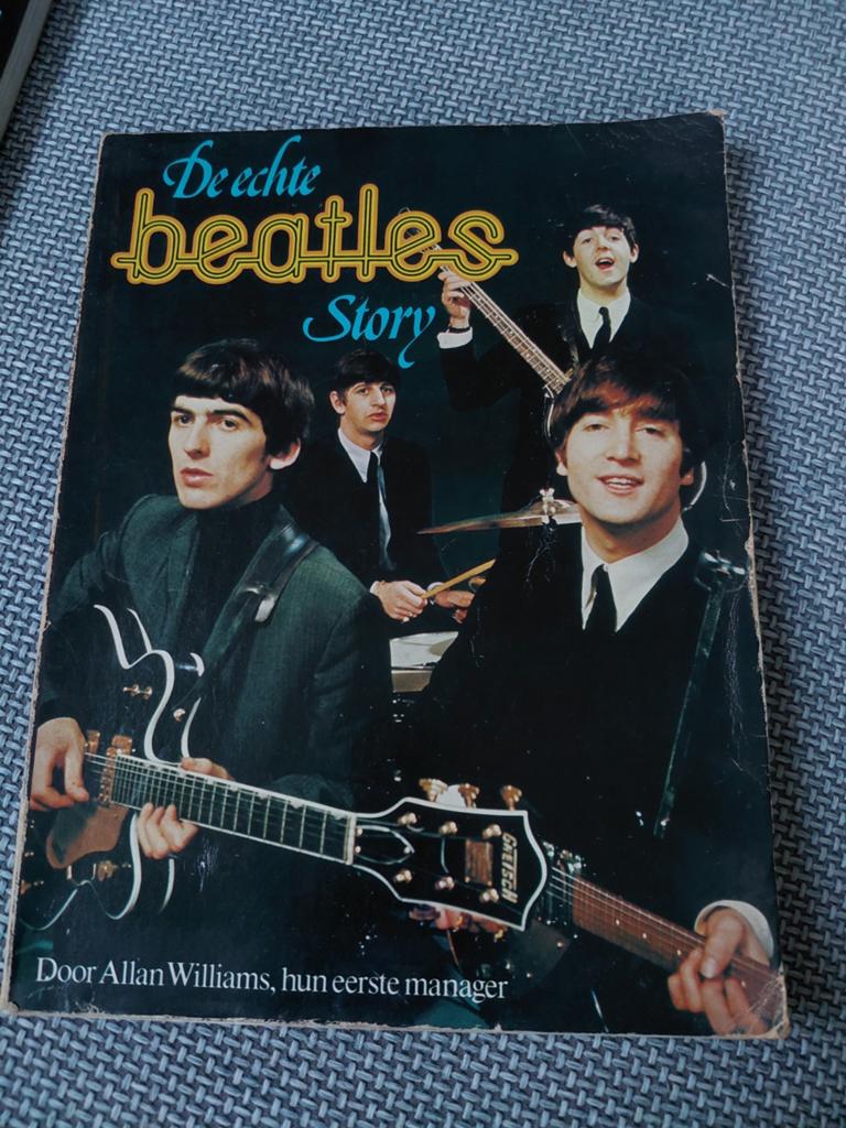 De echte Beatles Story, Boeken, Muziek, Ophalen of Verzenden, Artiest