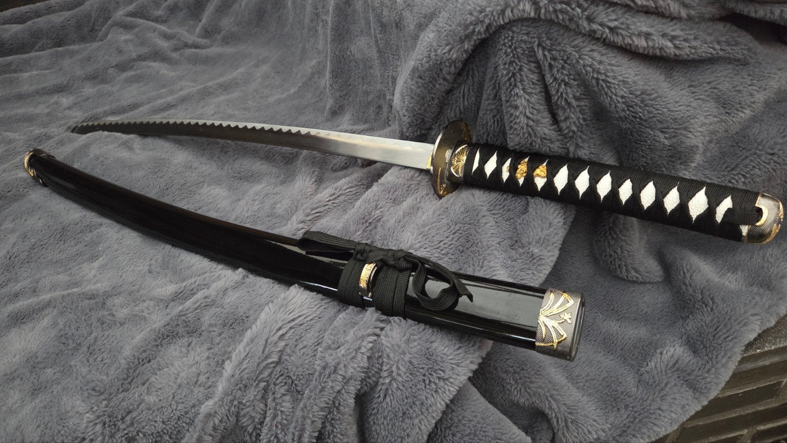 Scherp katana zwaard, samurai zwaarden, sabel, mes, dolk

Sc, Ophalen of Verzenden, Overige soorten, Azië, Zwaard of Sabel