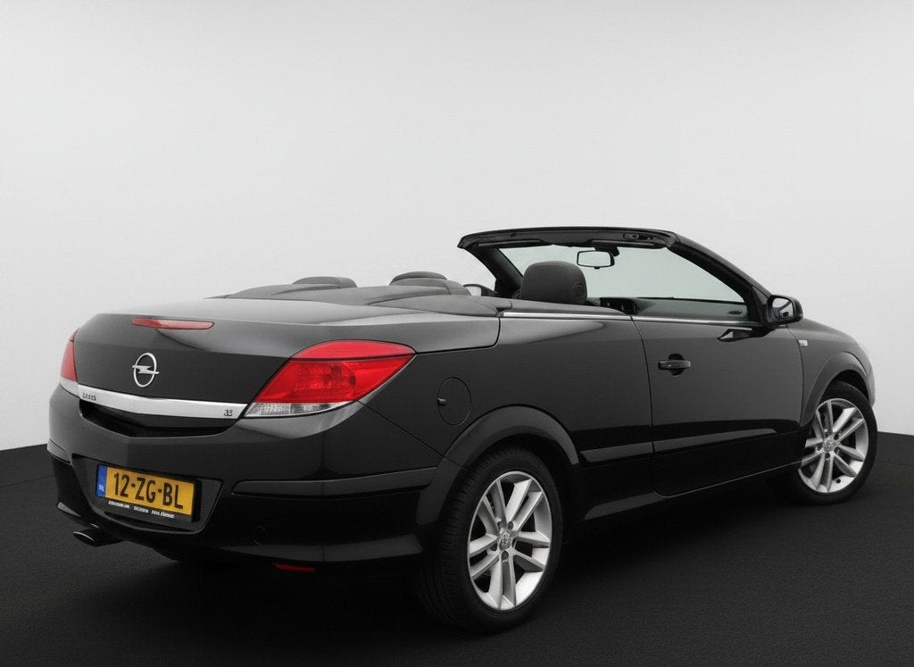 Opel Astra TwinTop 1.6 TEMPTATION LEDER/AIRCO/KEY-LESS/STOEL, Voorwielaandrijving, 745 kg, 15 km/l, Gebruikt