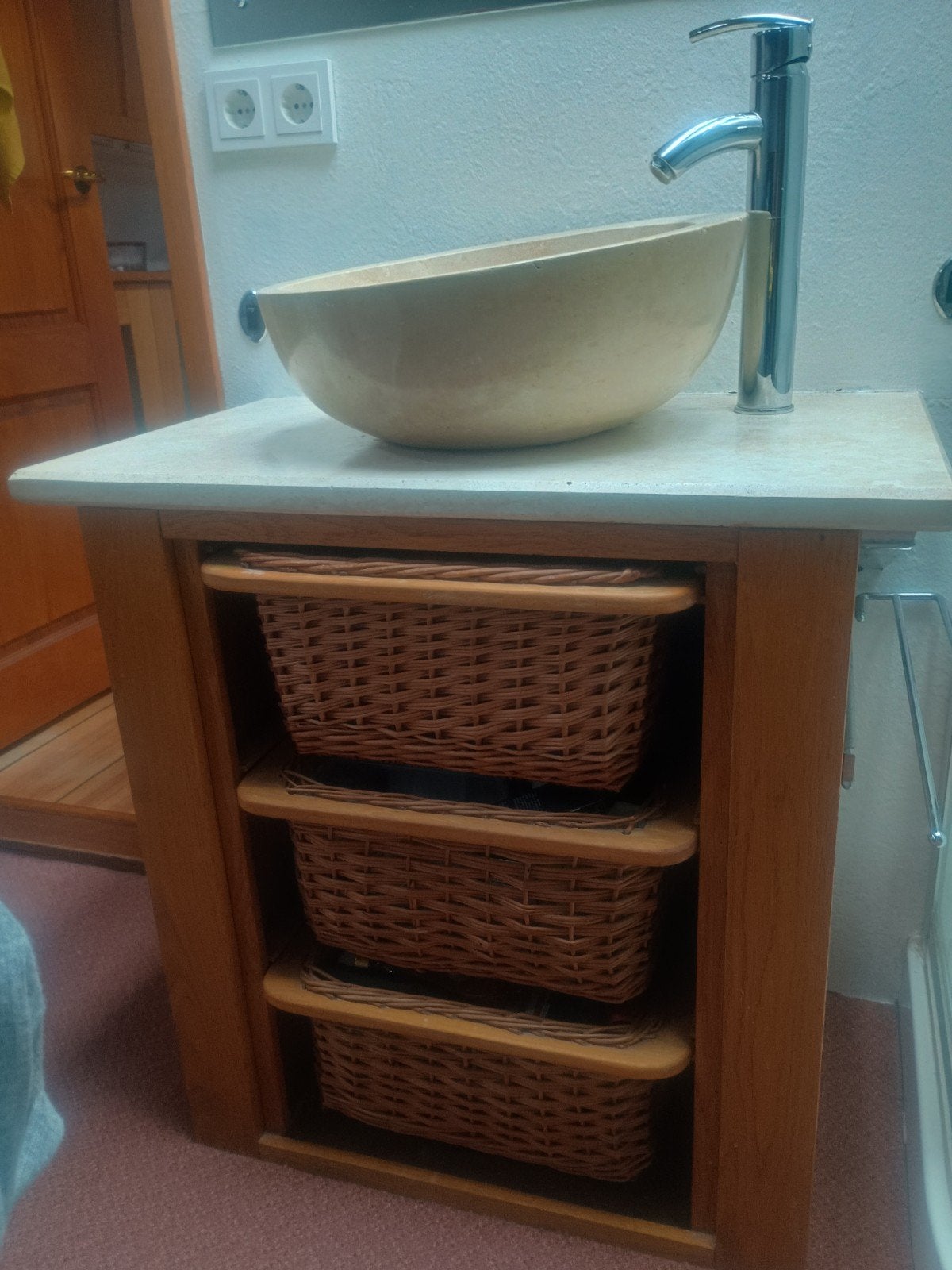 Wastafel met onderkastje en kraan, Ophalen, Gebruikt, Chroom, Wastafel
