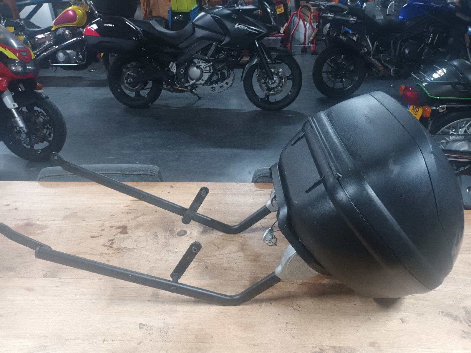 ZZR600 Givi topkoffer met pasklaar rek, Ophalen, Gebruikt