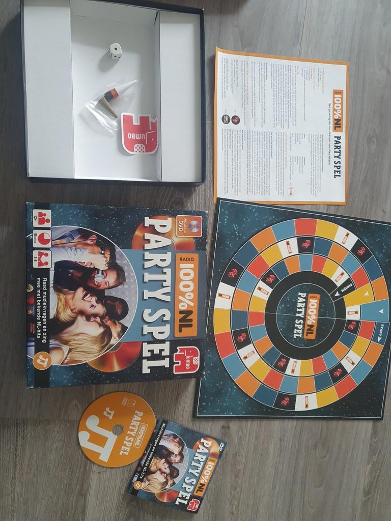 100% NL Party Spel - Muziekvragen en NL-hits, Hobby en Vrije tijd, Gezelschapsspellen | Bordspellen, Vijf spelers of meer, Ophalen of Verzenden