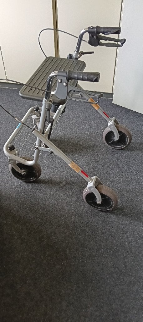 Rollator, Diversen, Ophalen of Verzenden, Lichtgewicht, Gebruikt