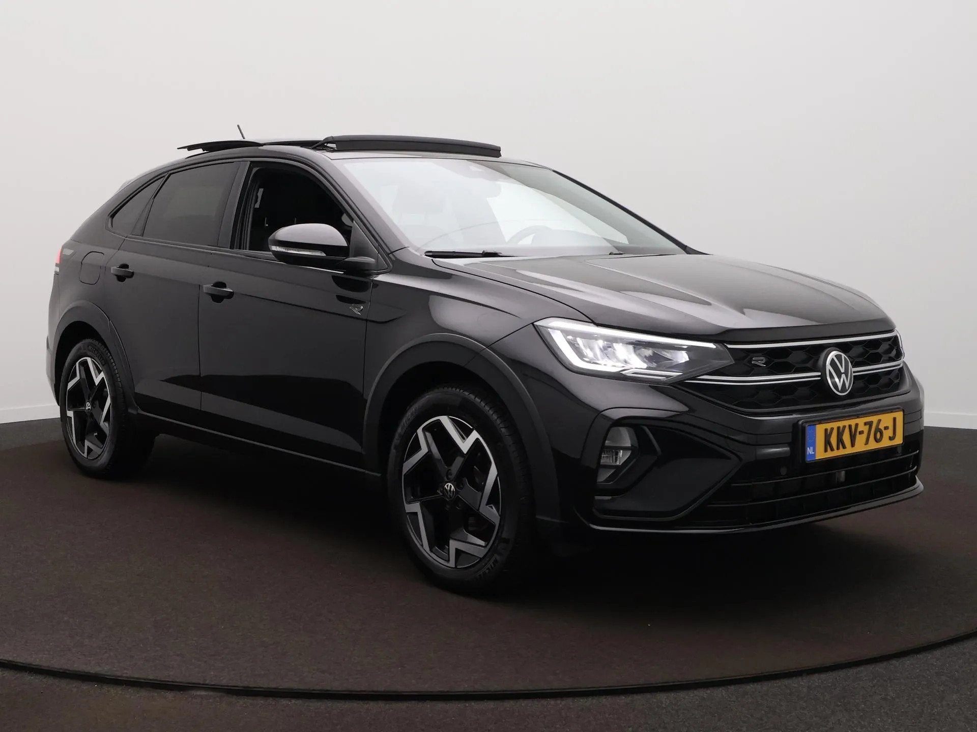 Volkswagen Taigo 1.0 TSI R-Line Edition (bj 2025), Stof, Gebruikt, 1144 kg, Zwart