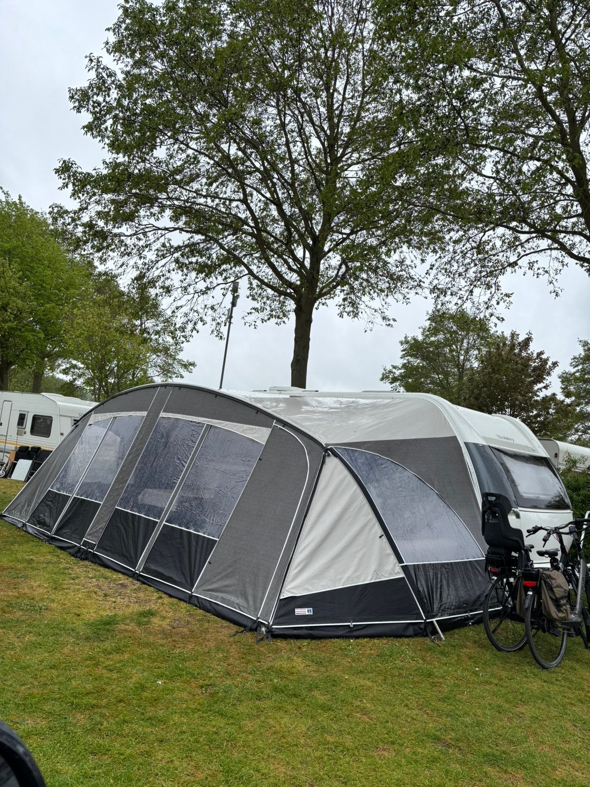 Unico Verona voortent, Caravans en Kamperen, Ophalen, Zo goed als nieuw, Tot en met 4