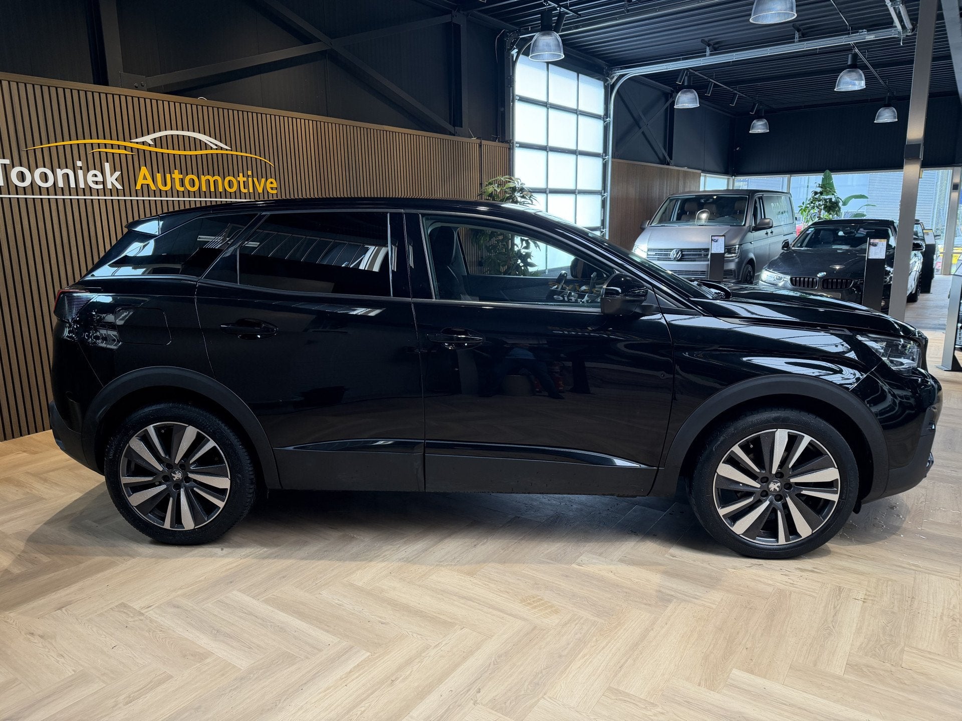 Peugeot 3008 1.2 PureTech Blue Lease Premium Avantage, Auto's, Dealer onderhouden, Gebruikt, 1199 cc, Zwart