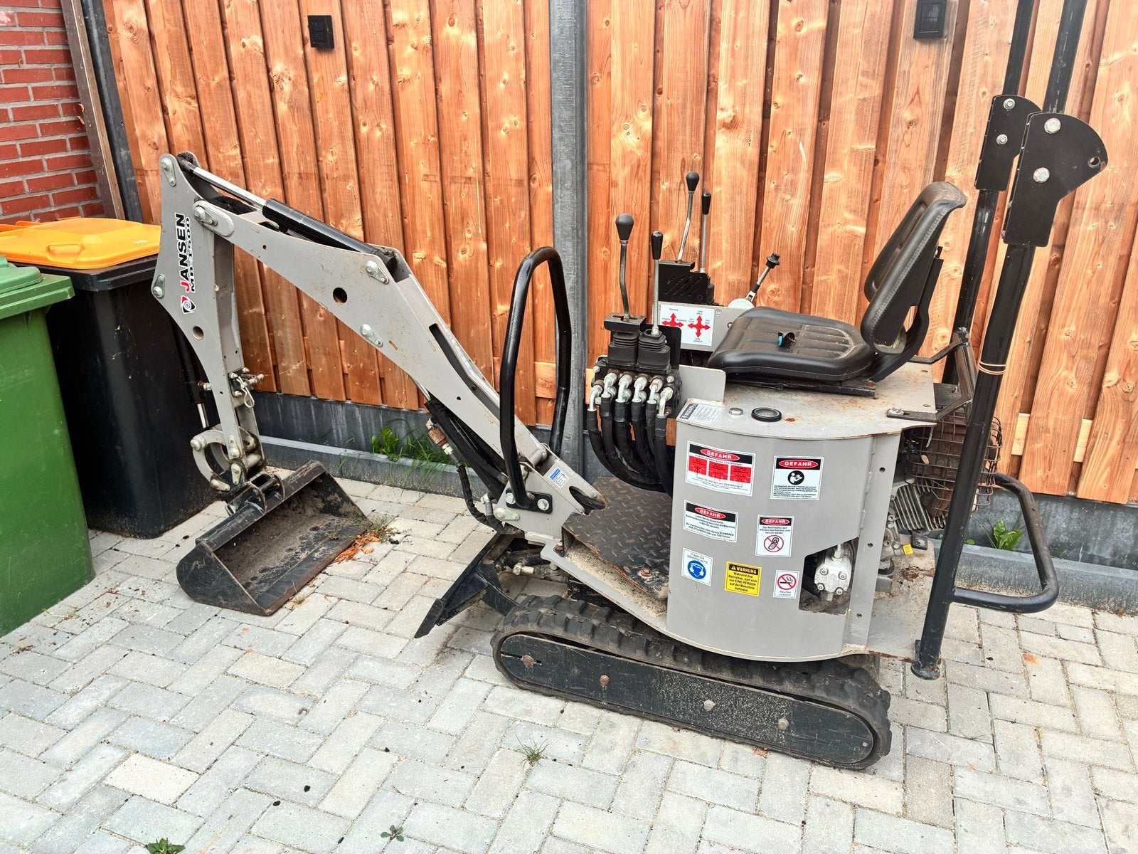 Jansen MB-1500 Minigraver met Briggs & Stratton XR2100, Ophalen, Graafmachine