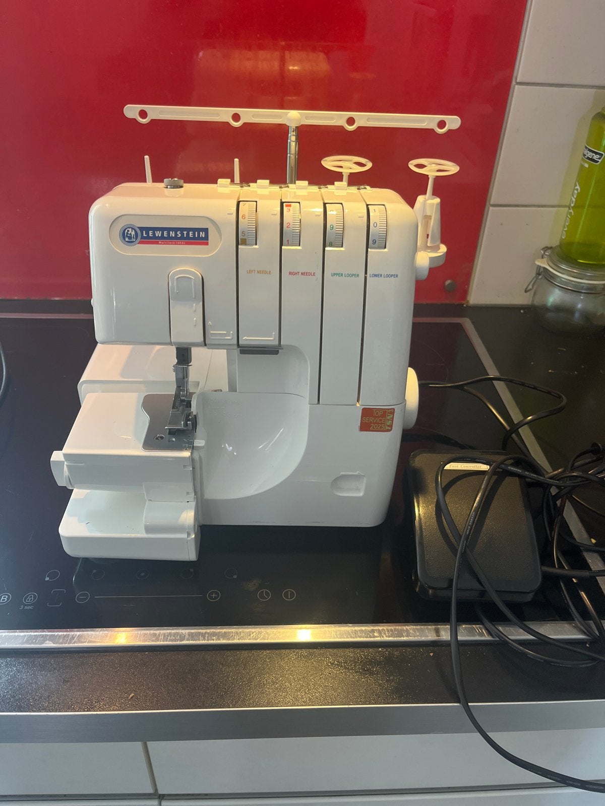 Lewenstein ML-700de Overlockmachine - Kapje ontbreekt, Ophalen of Verzenden, Gebruikt, Lockmachine, Lewenstein
