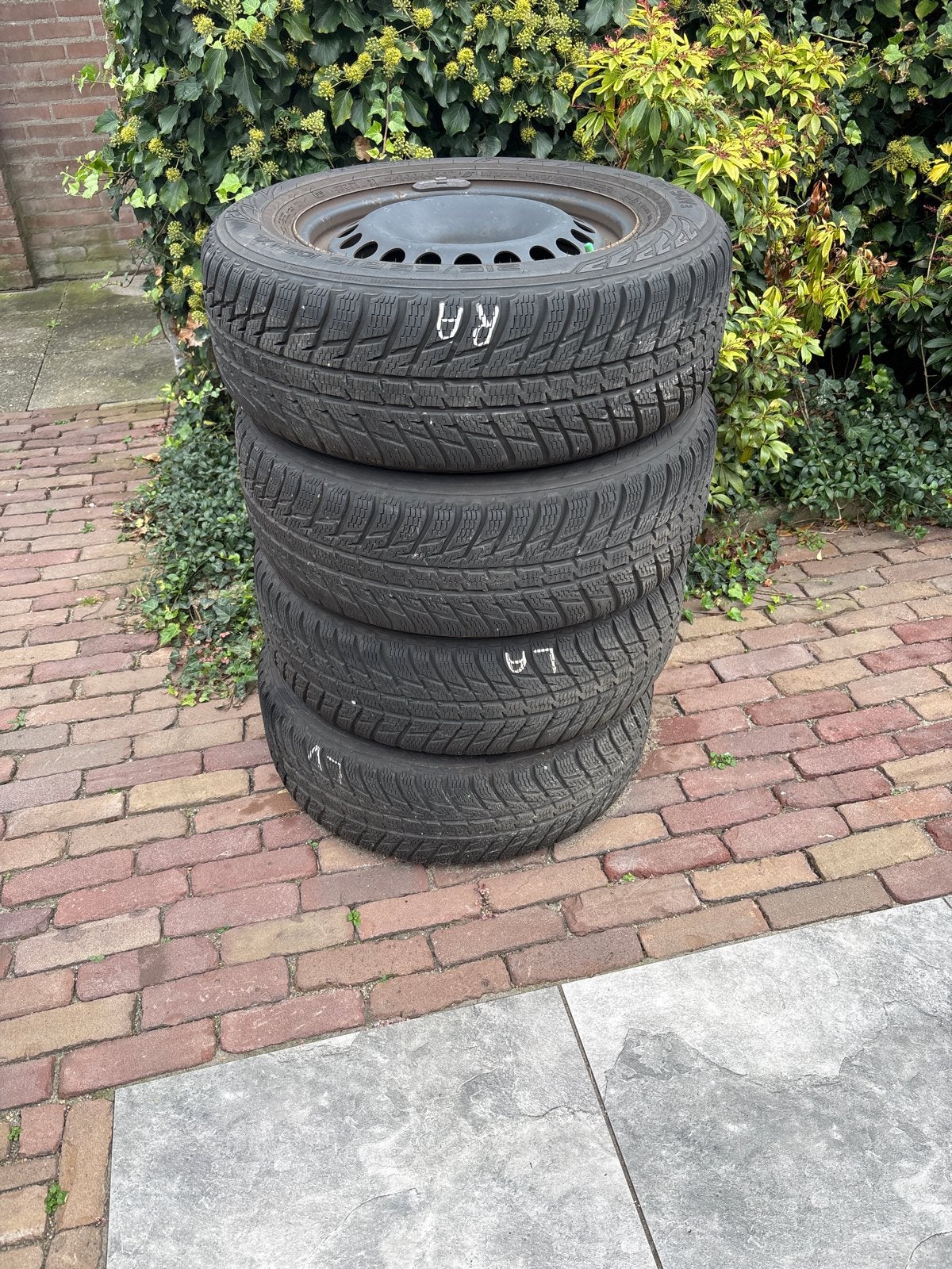 Nokian WR SUV winterbanden met velgen 215/65R16, Ophalen, 16 inch, Banden en Velgen, Winterbanden