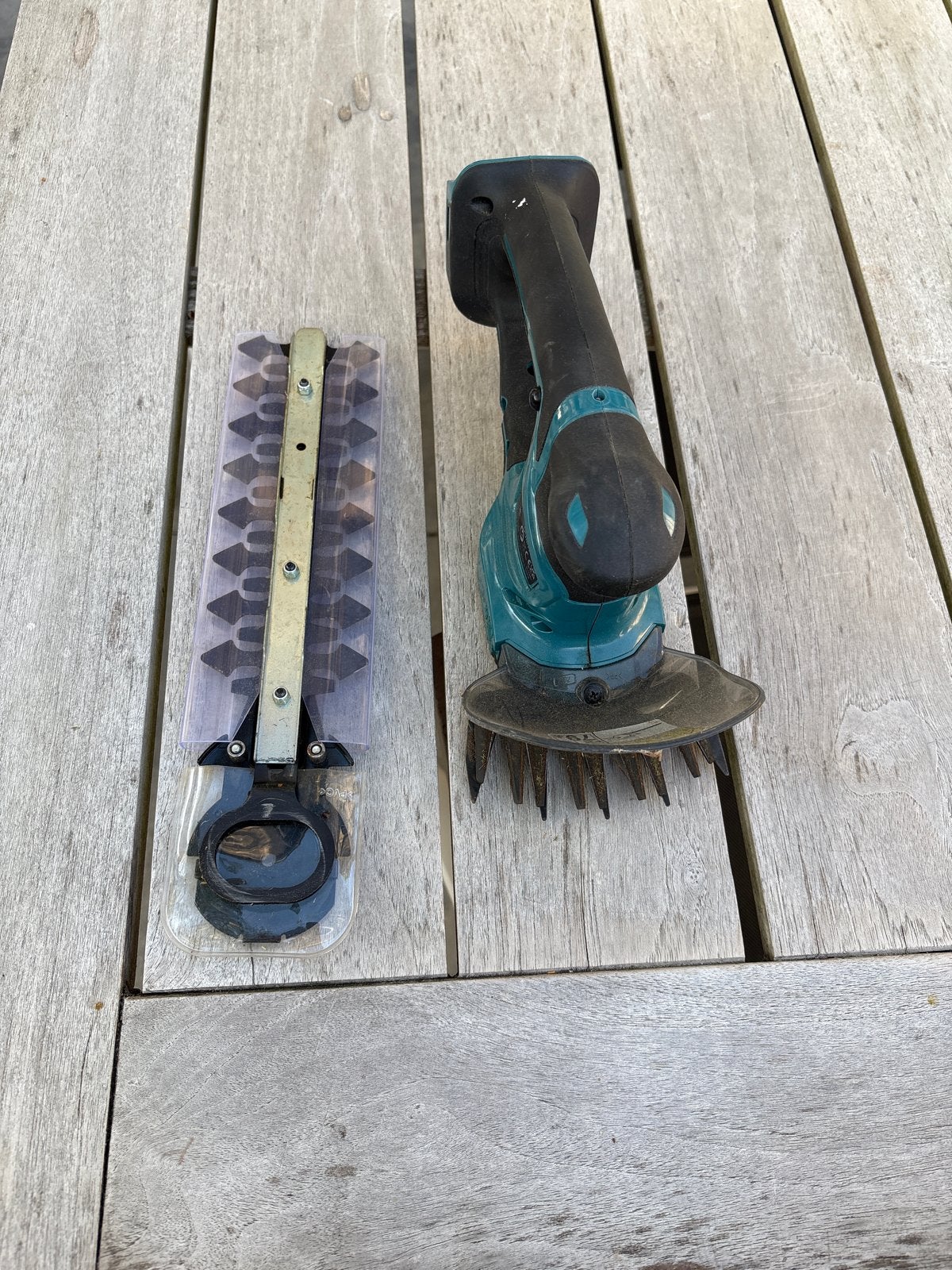 Makita accu grasschaar / heggenschaar, Ophalen, Zo goed als nieuw, Accu