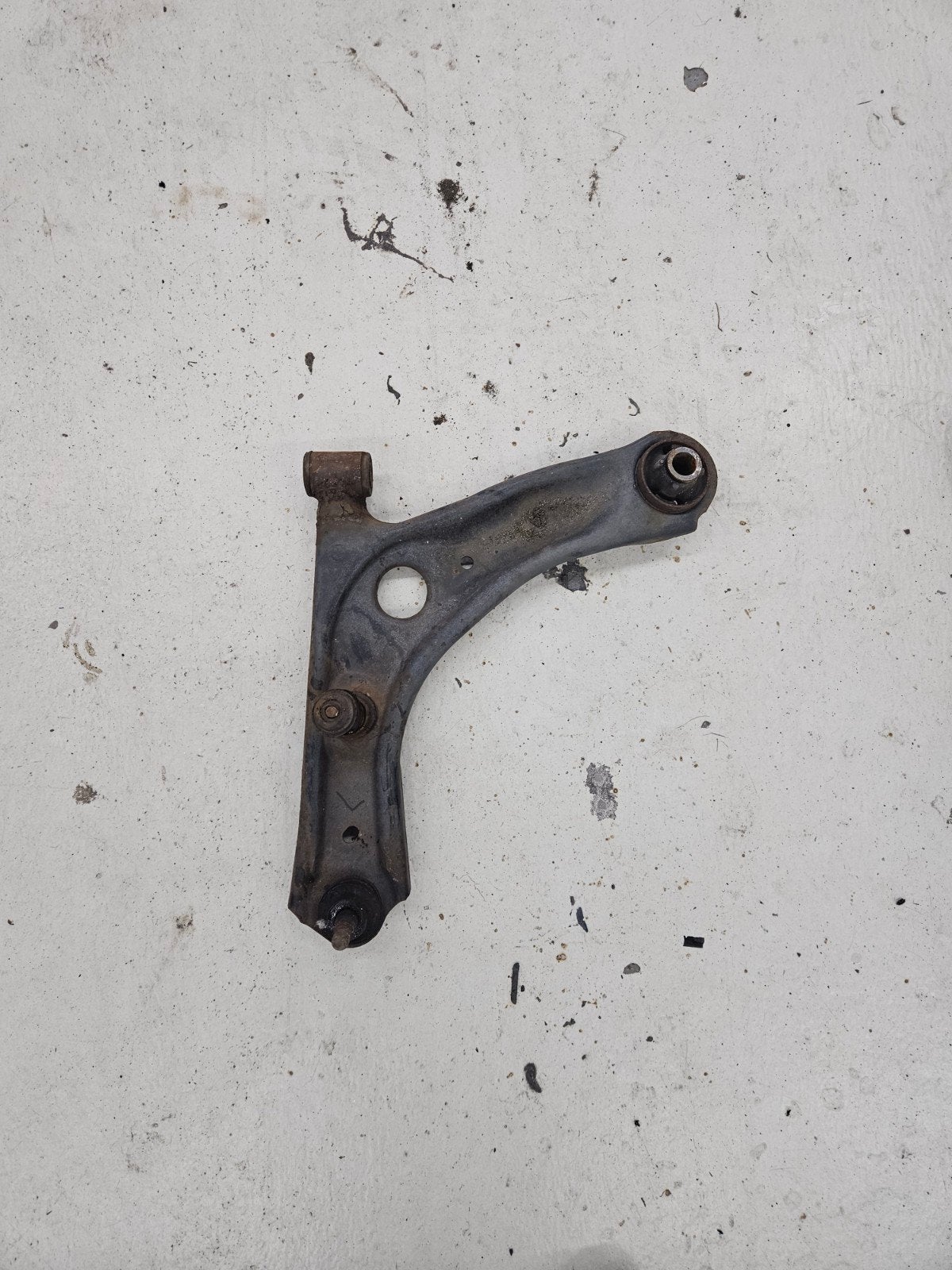 Draagarm links Peugeot 108/Citroën C1/Toyota Aygo, Ophalen