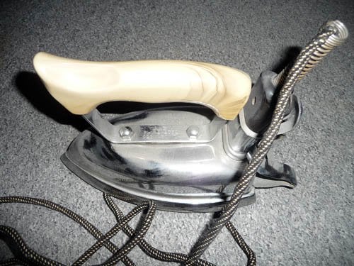 Vintage nostalgisch strijkijzer AEG, Ophalen of Verzenden