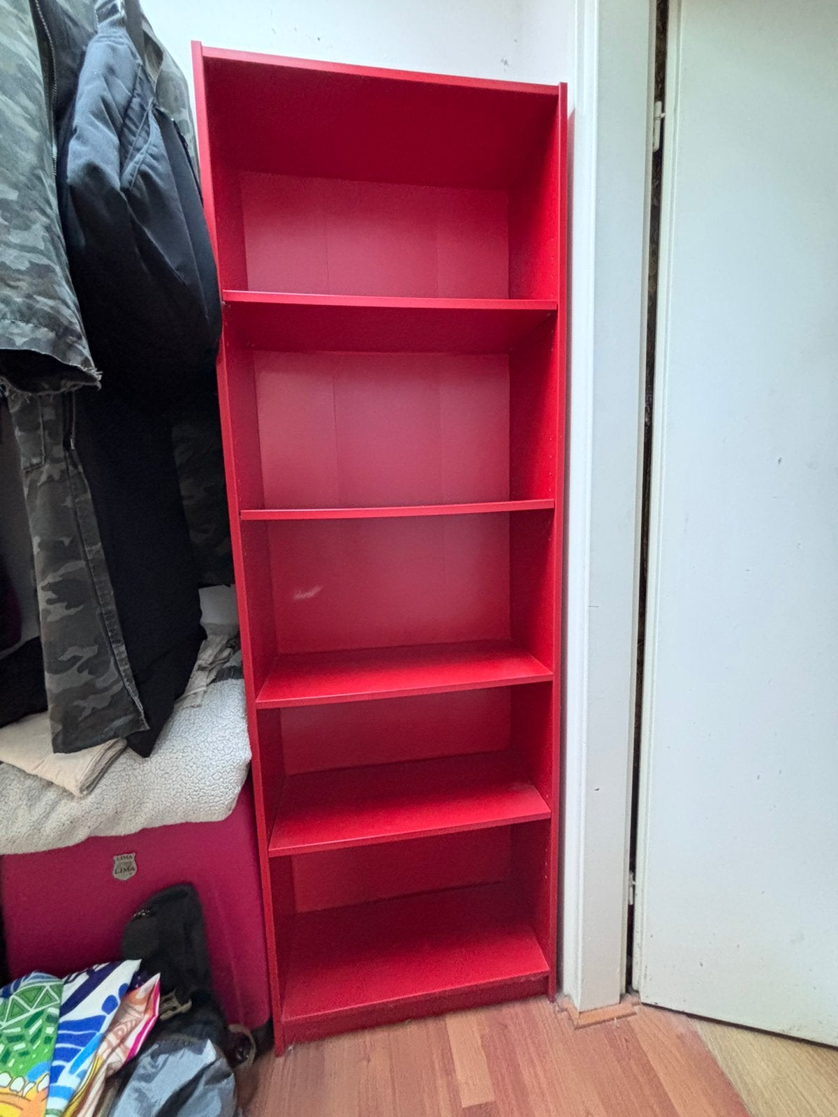 Rode boekenkast, Huis en Inrichting, Kasten | Boekenkasten, Ophalen, Met plank(en), Gebruikt, 200 cm of meer