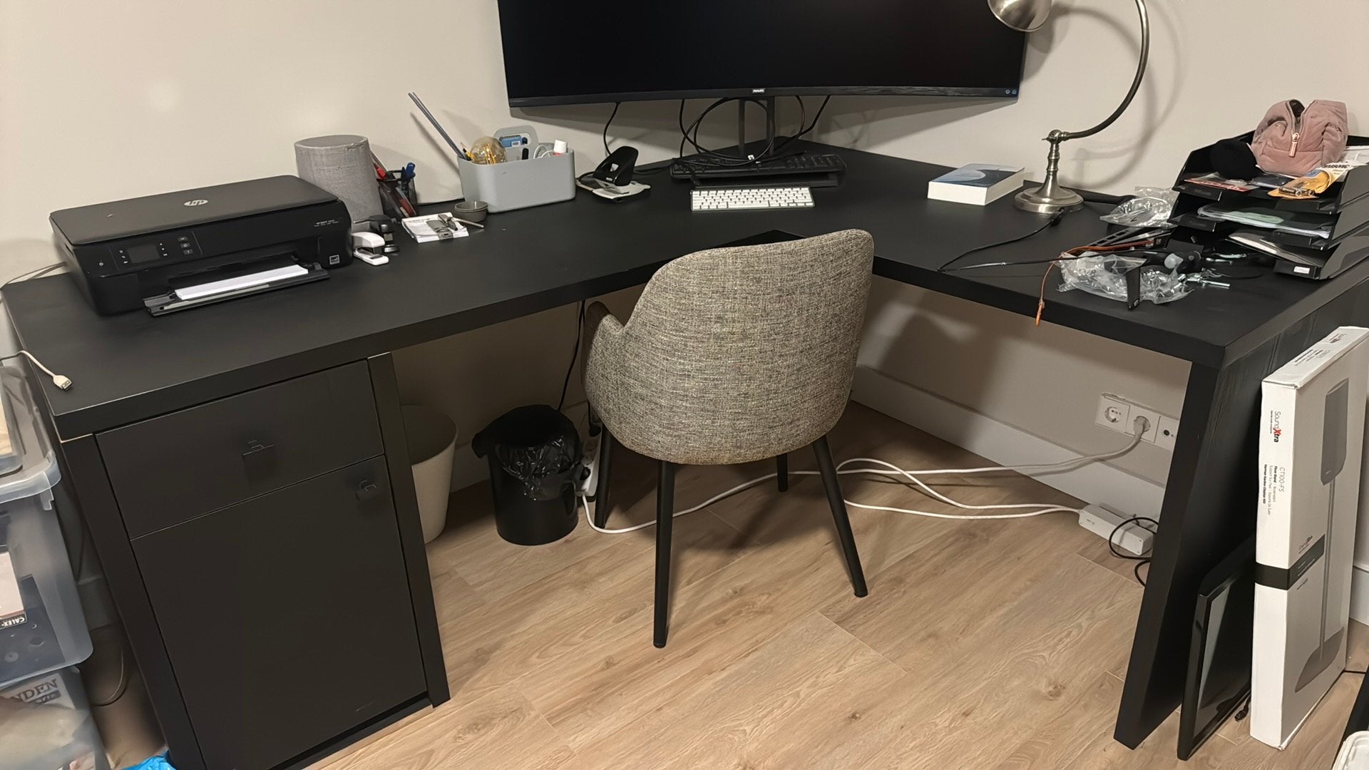 Bureau, Ophalen, Zwart, Gebruikt, Spaanplaat of MDF