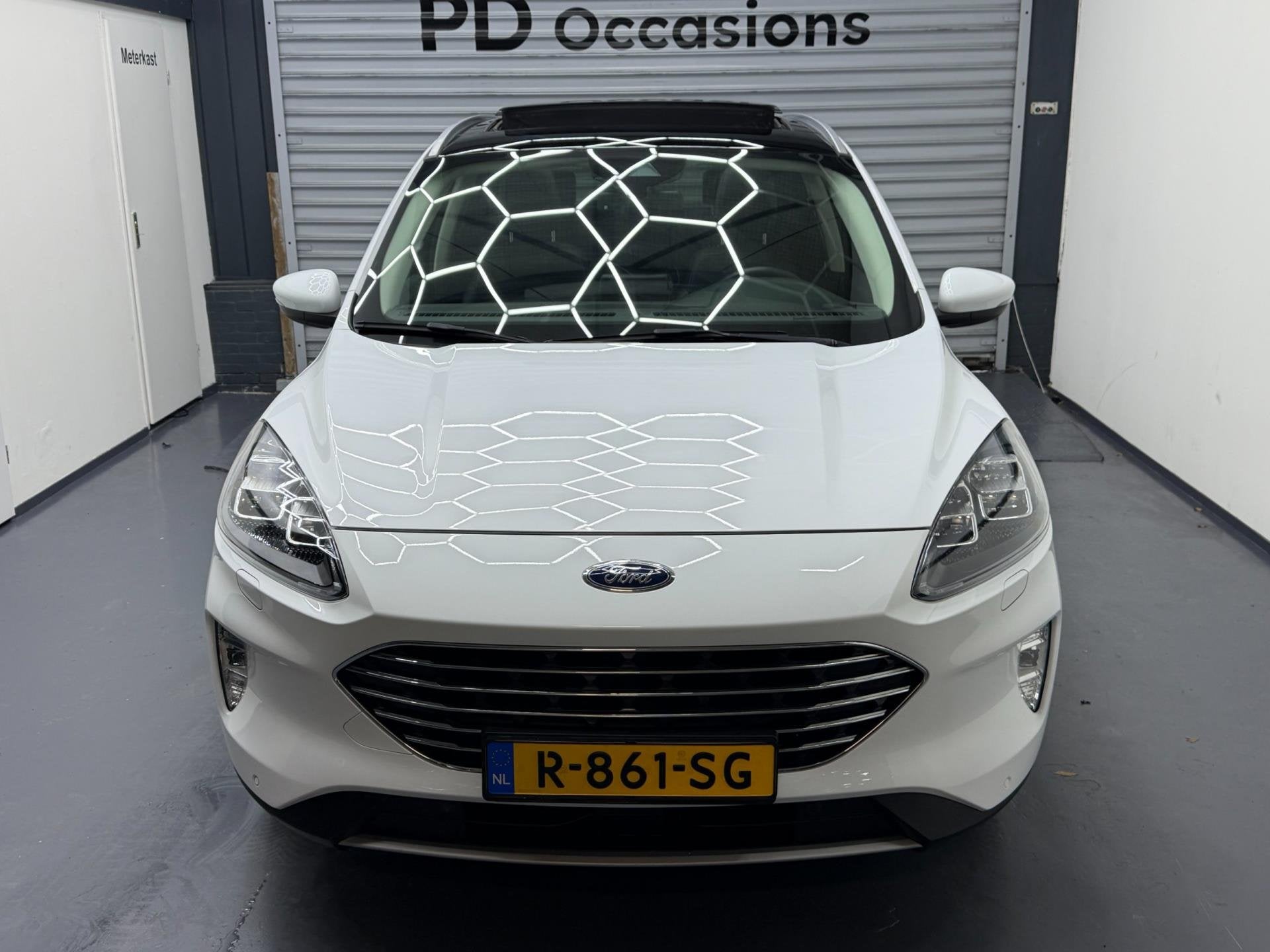Ford Kuga 2.5 PHEV Titanium X - Pano - Trekhaak- Winter pakk, Auto's, Ford, 14 kWh, Gebruikt, 4 cilinders, Leder en Stof