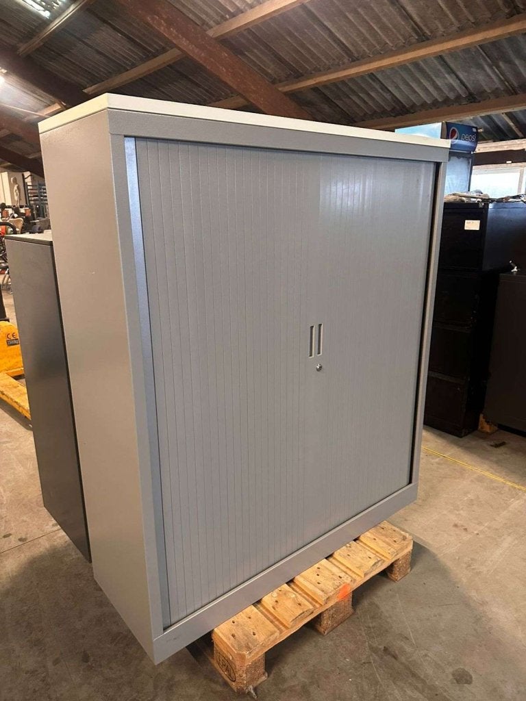 Nette halfhoge archiefkast roldeurkast dossierkast kast, Huis en Inrichting, Gebruikt, 100 tot 150 cm, 100 tot 150 cm, Niet ingevuld