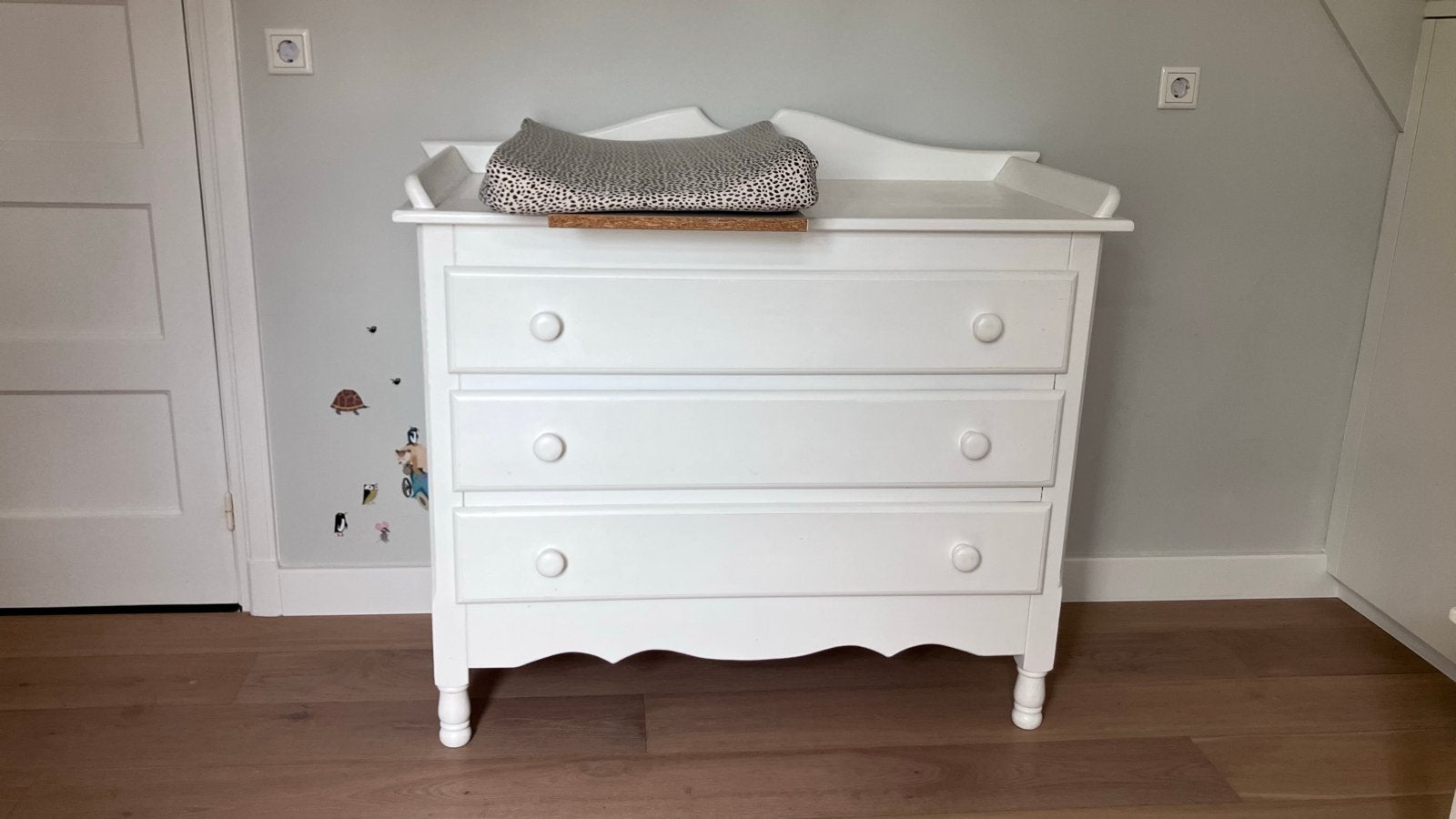 Witte commode / ladenkast met afneembaar verschoningsblad, Ophalen, Gebruikt, 50 tot 70 cm, 75 tot 100 cm