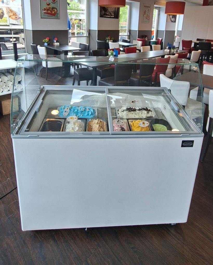 Ijsvitrine combisteel 2 maanden oud, Ophalen, Nieuw zonder verpakking, Koelen en Vriezen