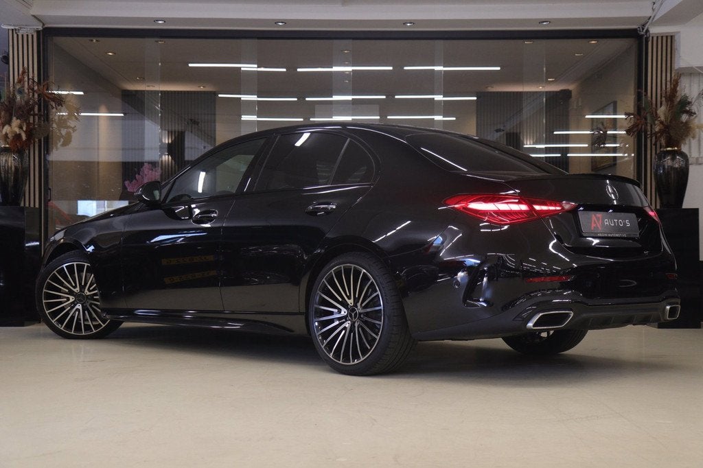 Mercedes-Benz C-klasse 300 AMG/KEYLESS/SFEERVER/MEMORY/360CA, Auto's, Mercedes-Benz, Automaat, 4 cilinders, Zwart, Bedrijf