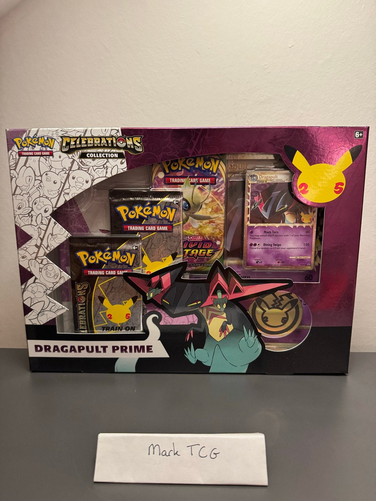 Pokémon Celebrations Dragapult Prime Collection Box, Ophalen of Verzenden, Nieuw, Overige typen