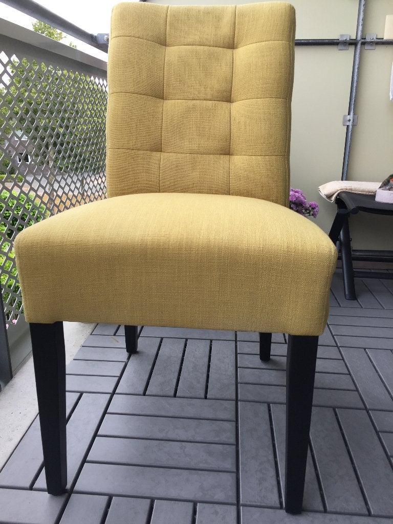 Mooie gele stoffen eetkamerstoelen, Huis en Inrichting, Ophalen, Hout, Overige kleuren, Moderne gele eetkametstoelen