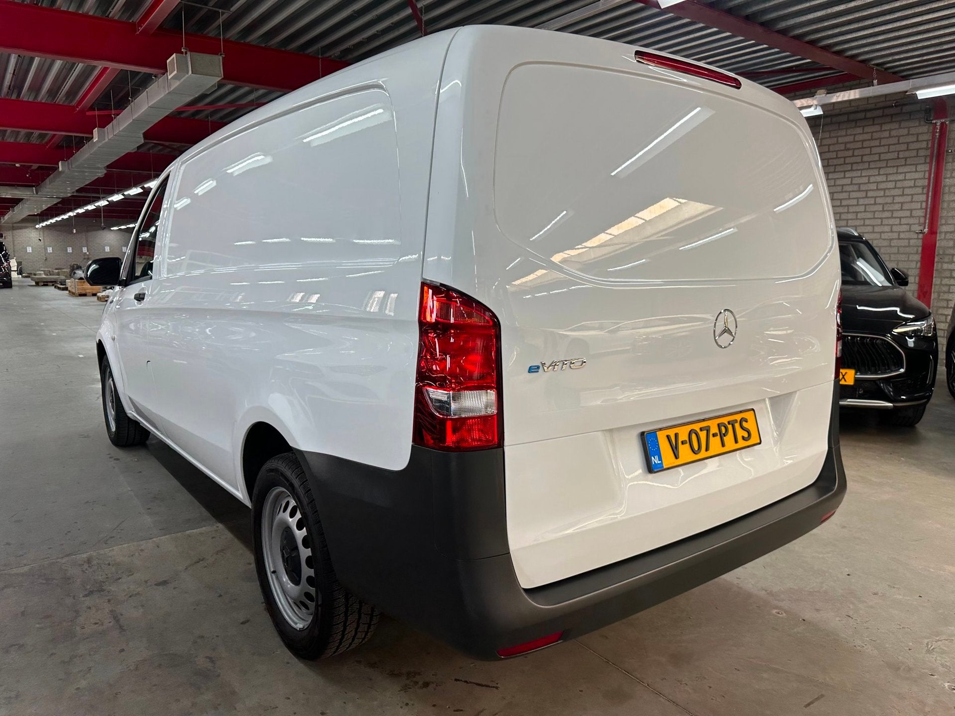 Mercedes-Benz EVito Lang 66 kWh, Long range, Auto's, Bestelauto's, Gebruikt, Zwart, 116 pk, Wit